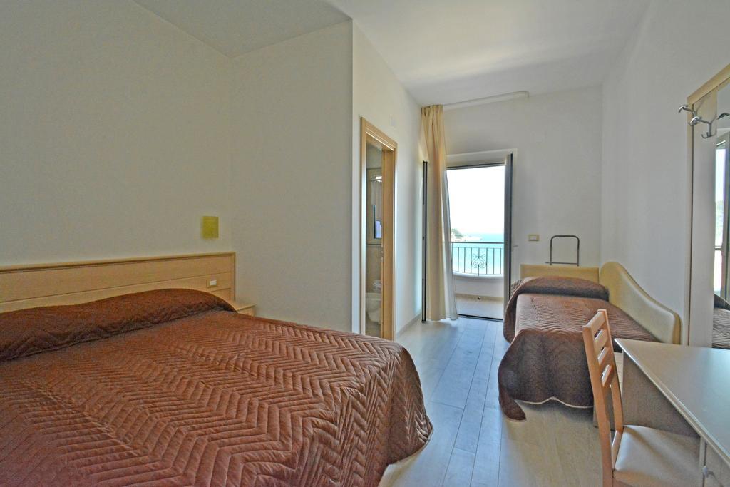 Hotel Incanto Peschici Ruang foto